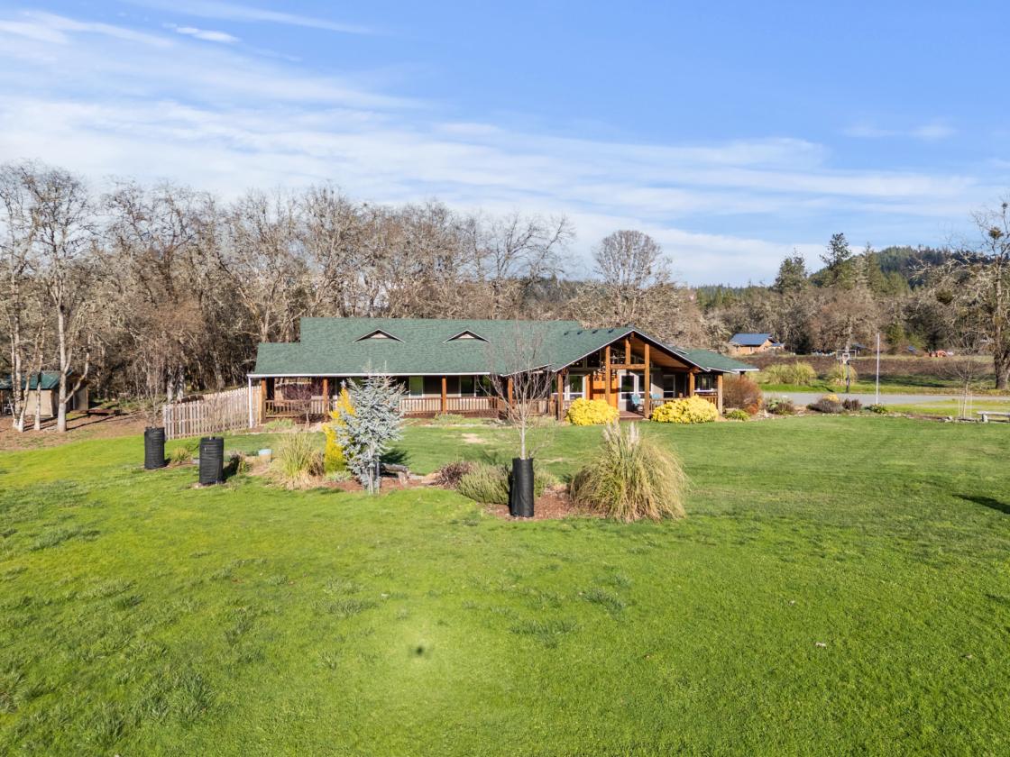 Amazing Horse Property in Southern Oregon - photo 28