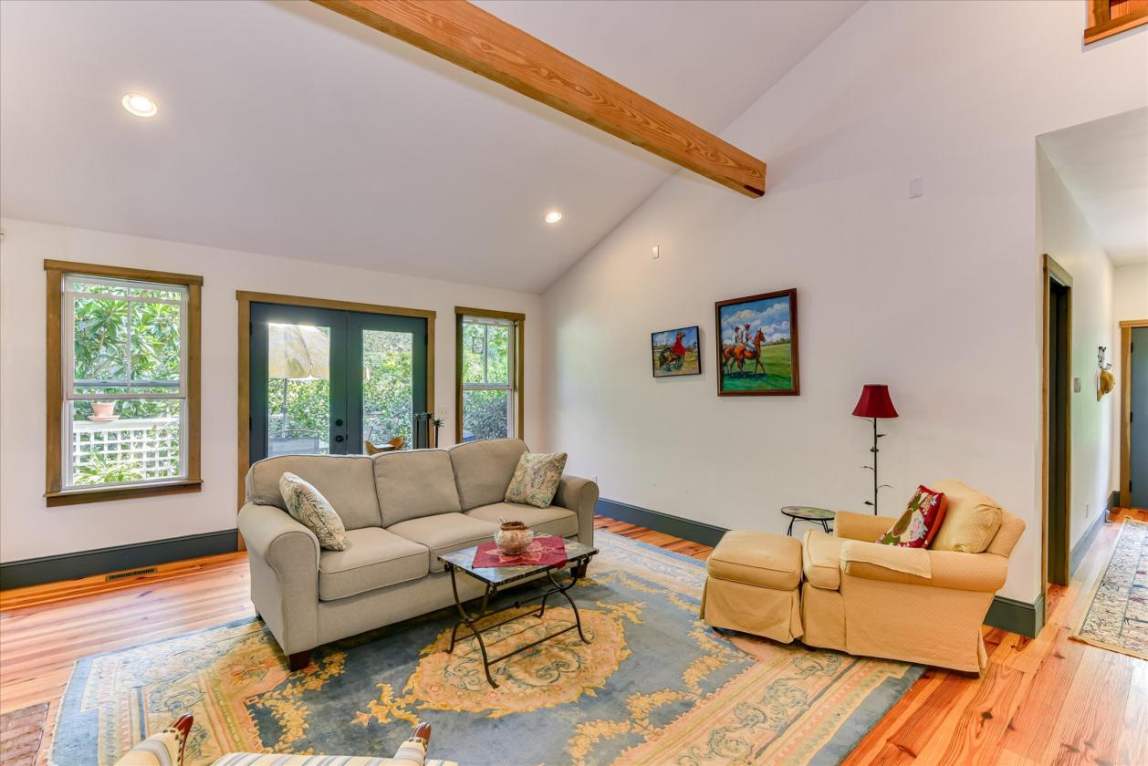 Charming 9 Acres Horse Property - photo 26