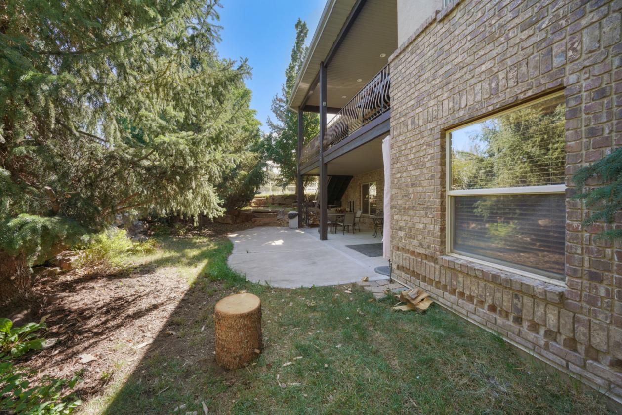 Exceptional 5+ Acre Equestrian Estate with Pool - photo 18