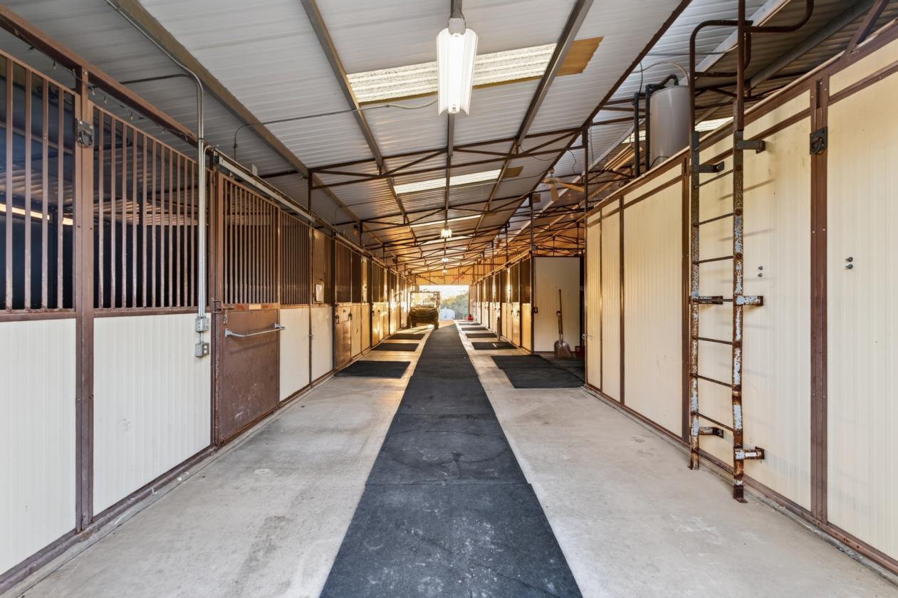 116-Acre Luxury Equestrian Estate & Vineyard - photo 10