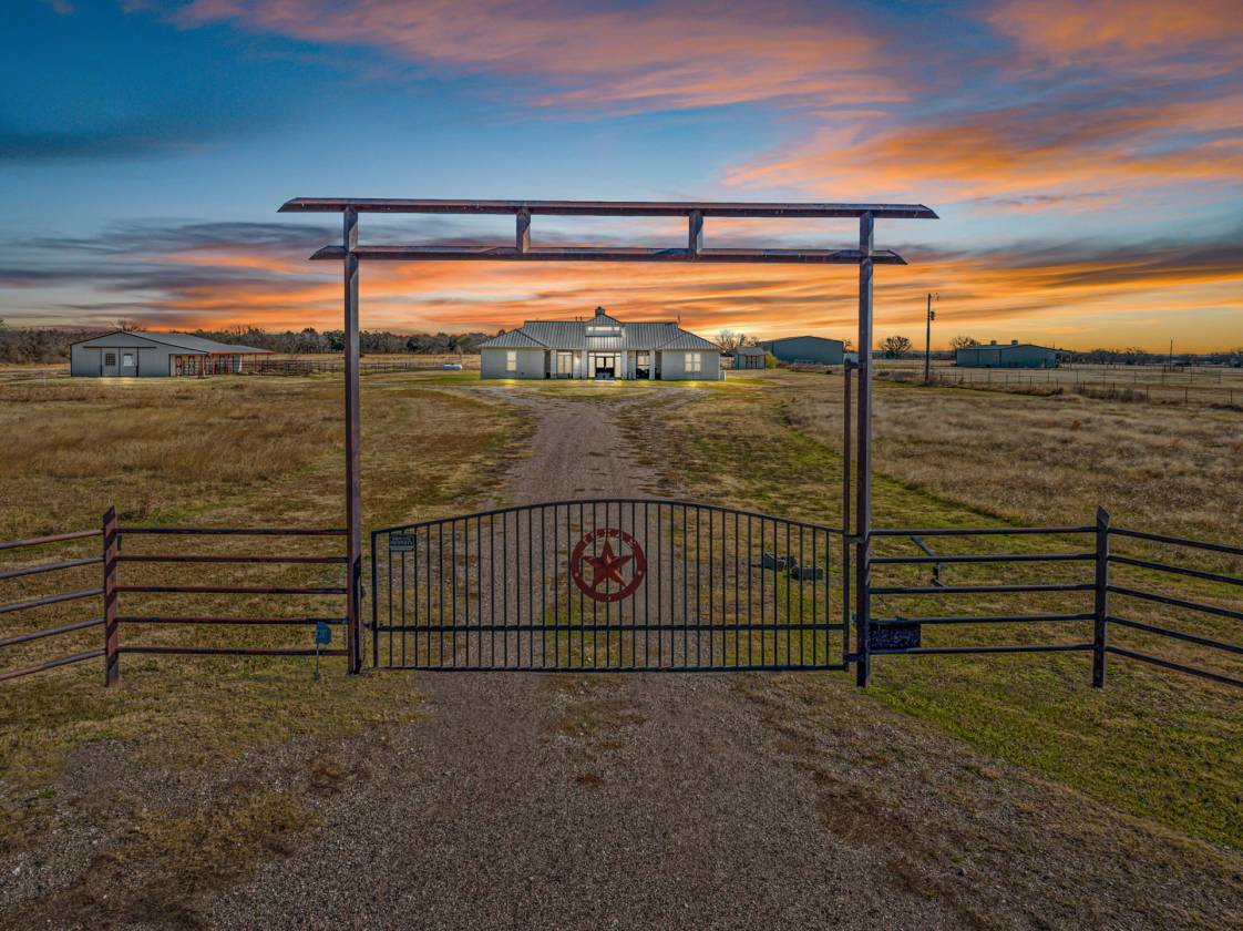 Horse Property For Sale in Aubrey Denton County, Denton County Texas