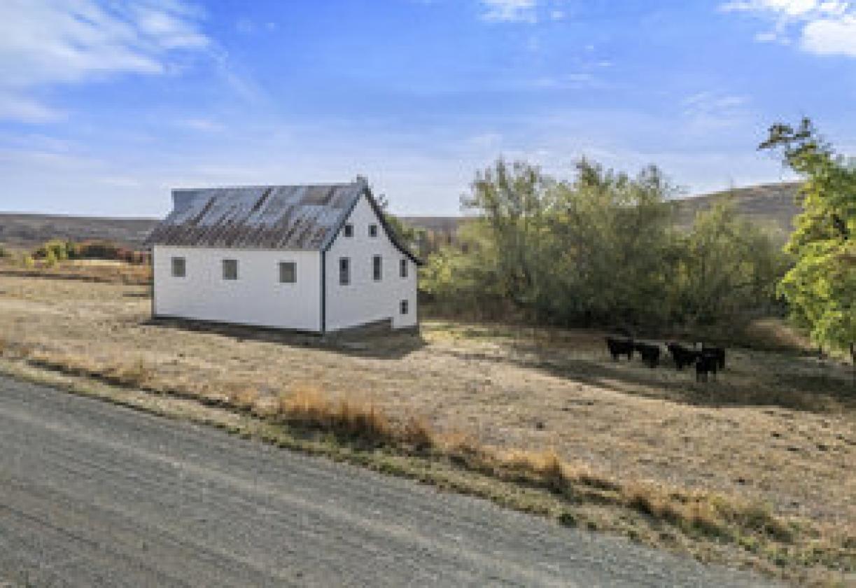 Unique Country Craftsman-Huge Barns-14+ Acres - photo 26