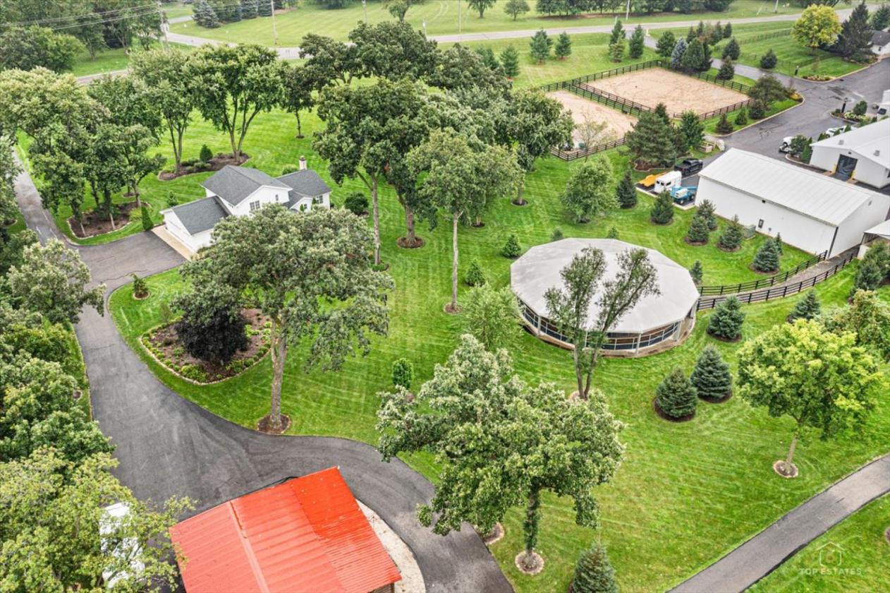 Truly exceptional world-class equestrian facility - photo 15