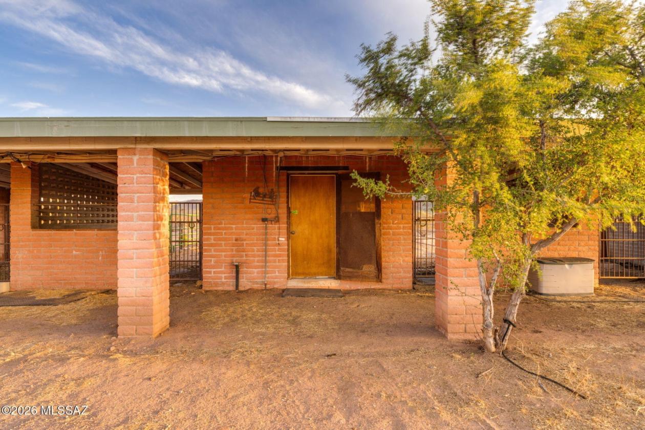 One-Of-A-Kind Tucson Area Ranch - photo 23