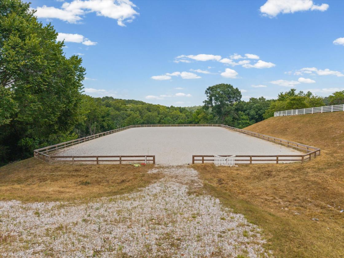 Luxury Lake Front Estate w/ Indoor & Outdoor Arena - photo 11