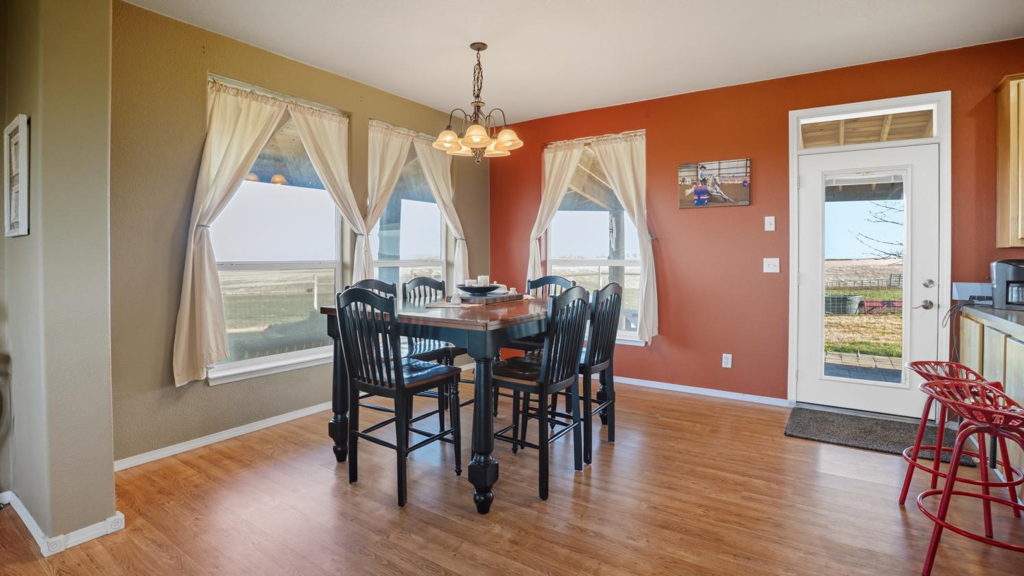 Ranch Property with Panoramic Mountain Views - photo 18