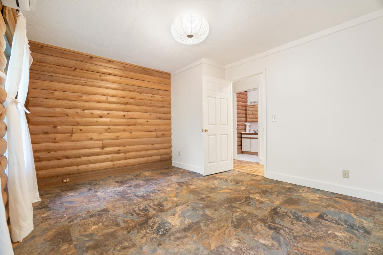 11.62-Acre Mt. Hood Equestrian Retreat - photo 11