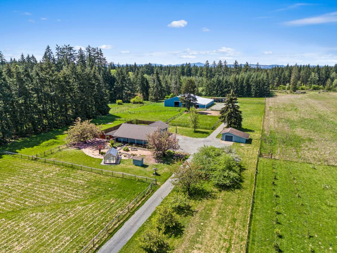 Horse Property for sale.
