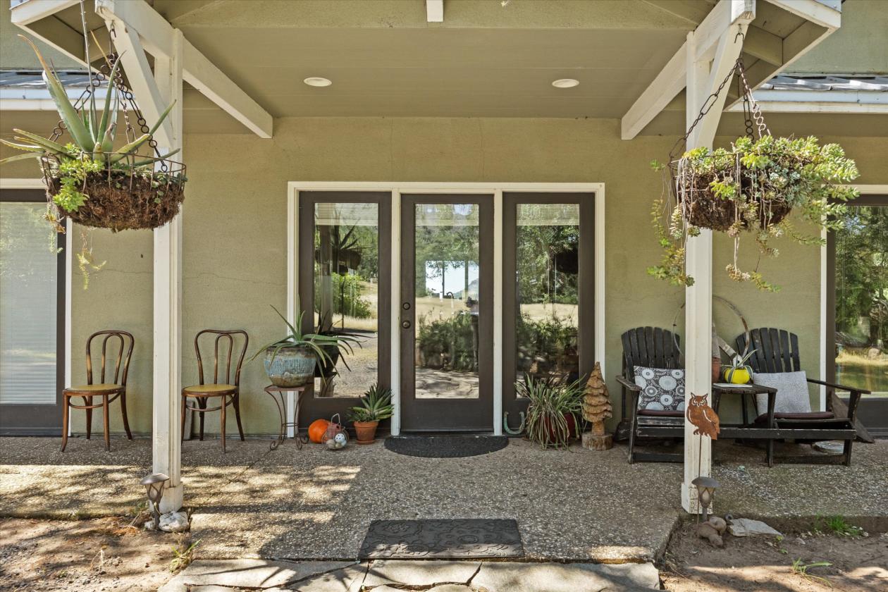Charming Home on 12 Acres - photo 6