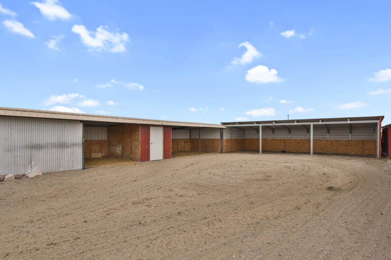 Equestrian Property for the Horse Enthusiast - photo 25