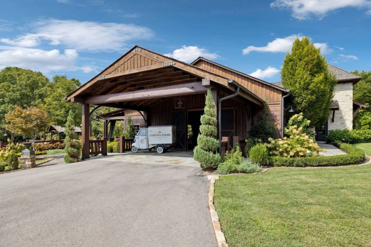 Cortina Farms: 120-Acre Equestrian & Event Estate - photo 8