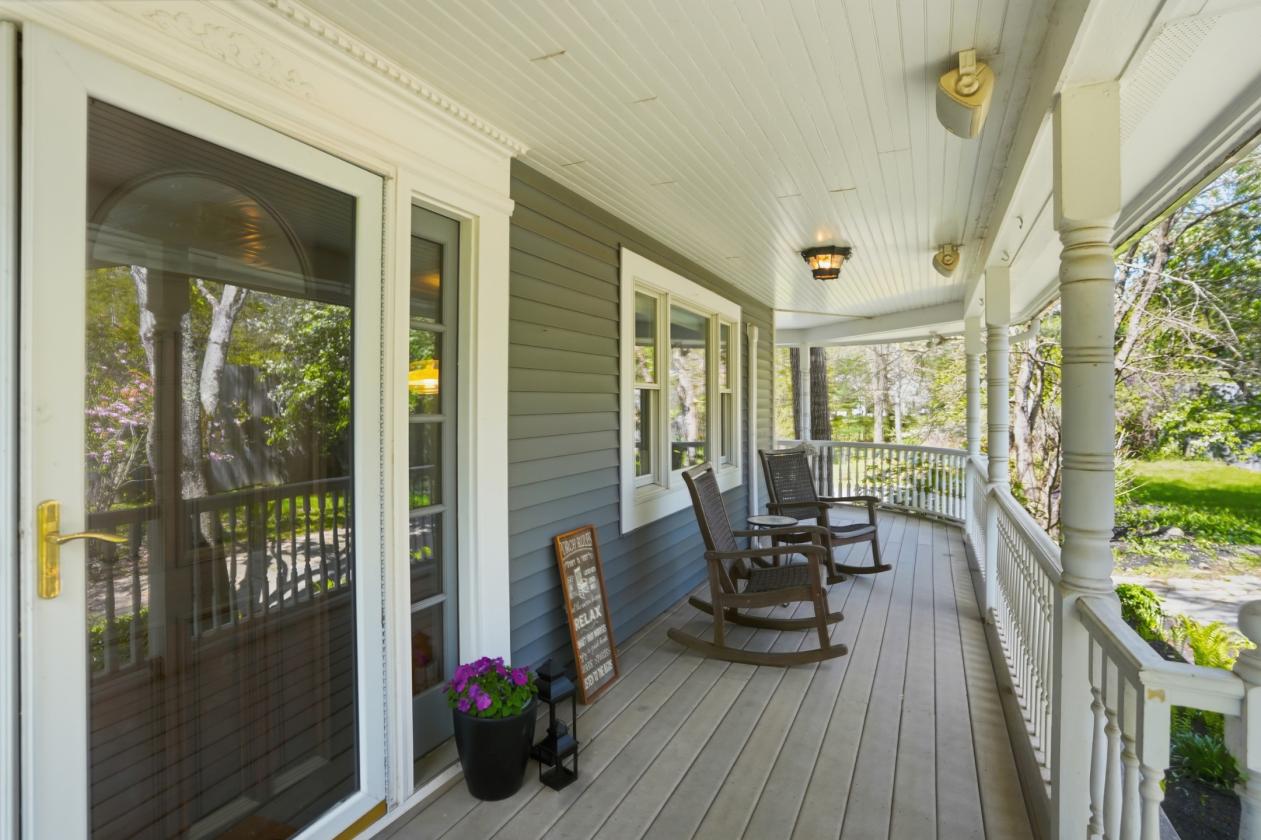 Farmhouse chic meets Soho inspired edge - photo 6