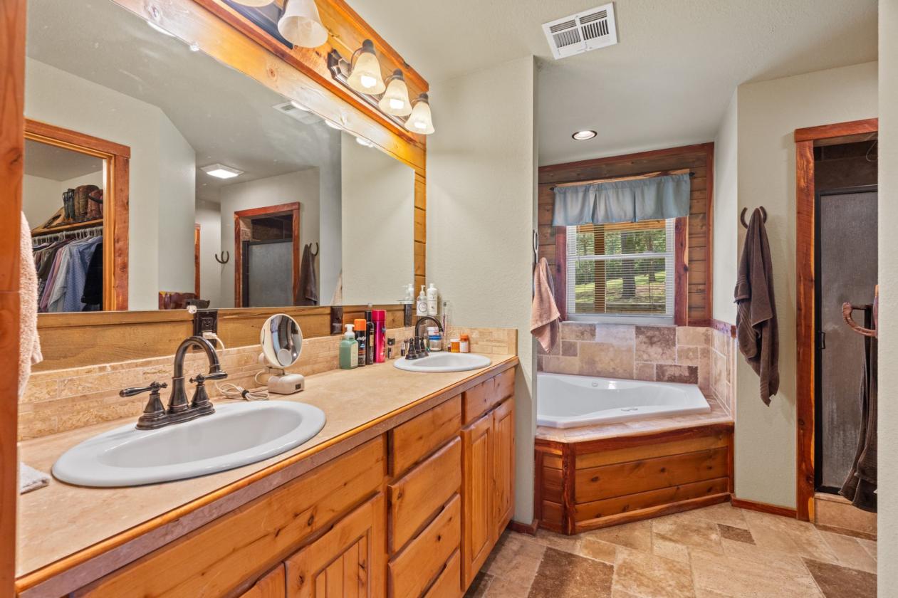 Equestrian Property Bordering National Forest - photo 11