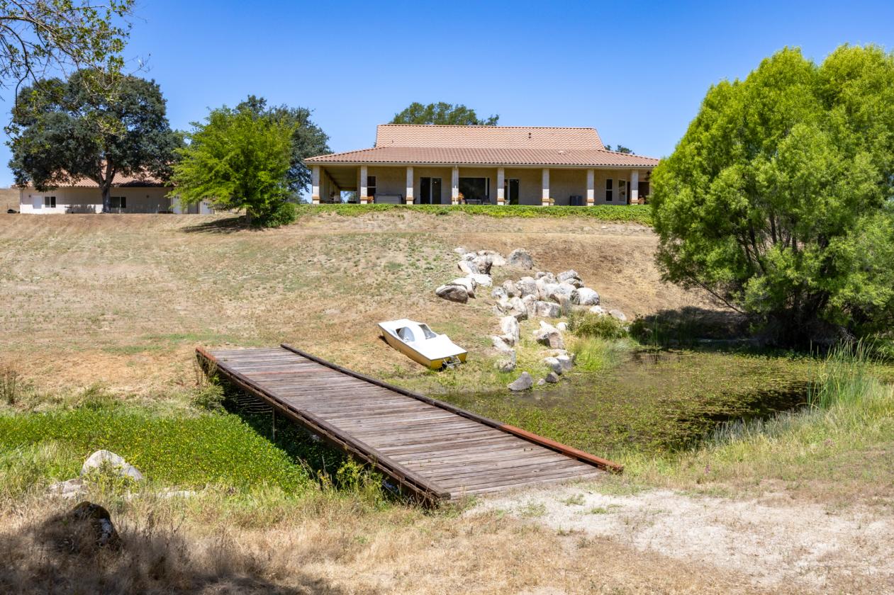 92-Acre Ranch, Two Homes, Pond, RV Barn, & Shop! - photo 5