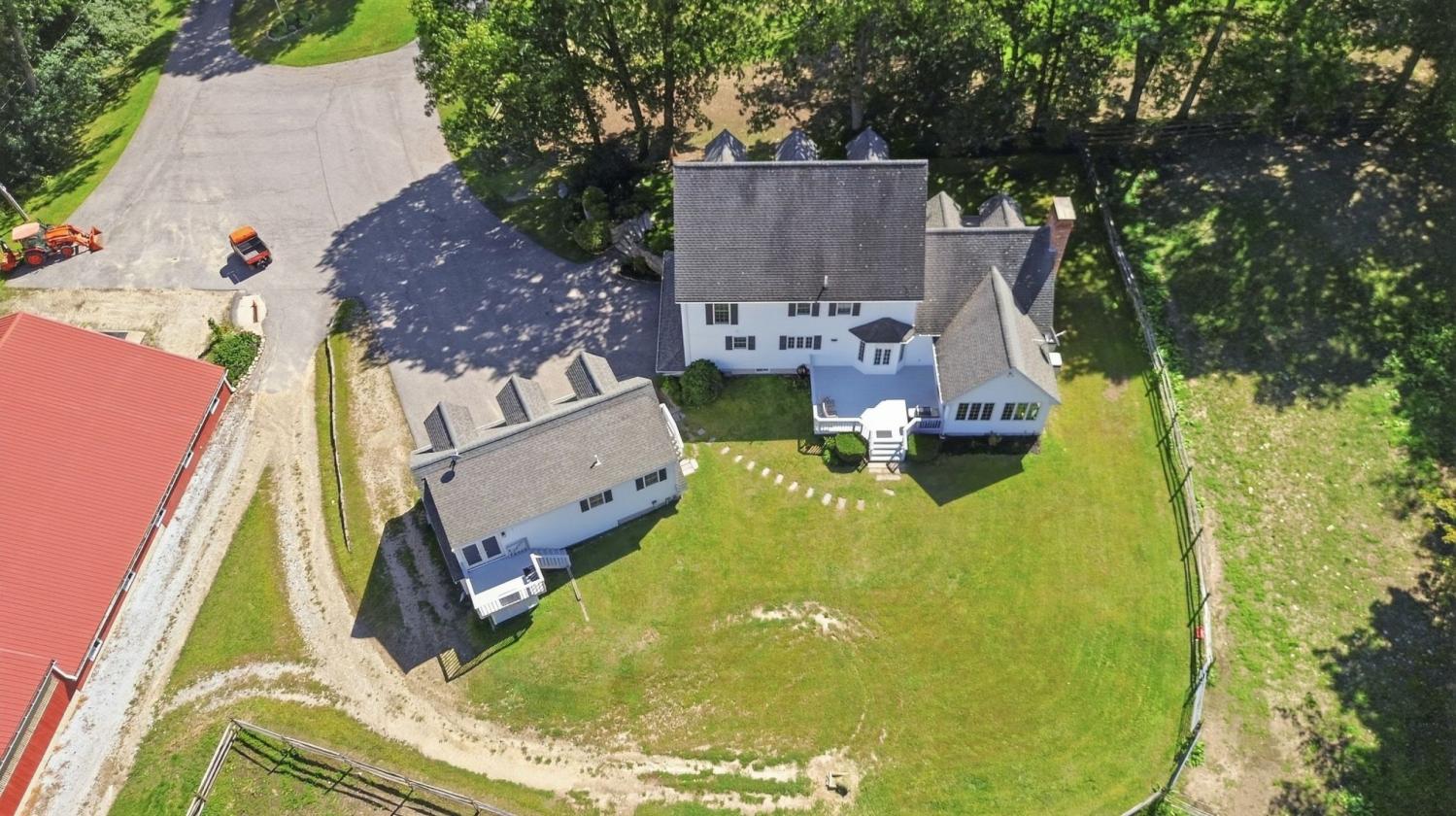 Equestrian Estate with indoor and outdoor arenas - photo 3