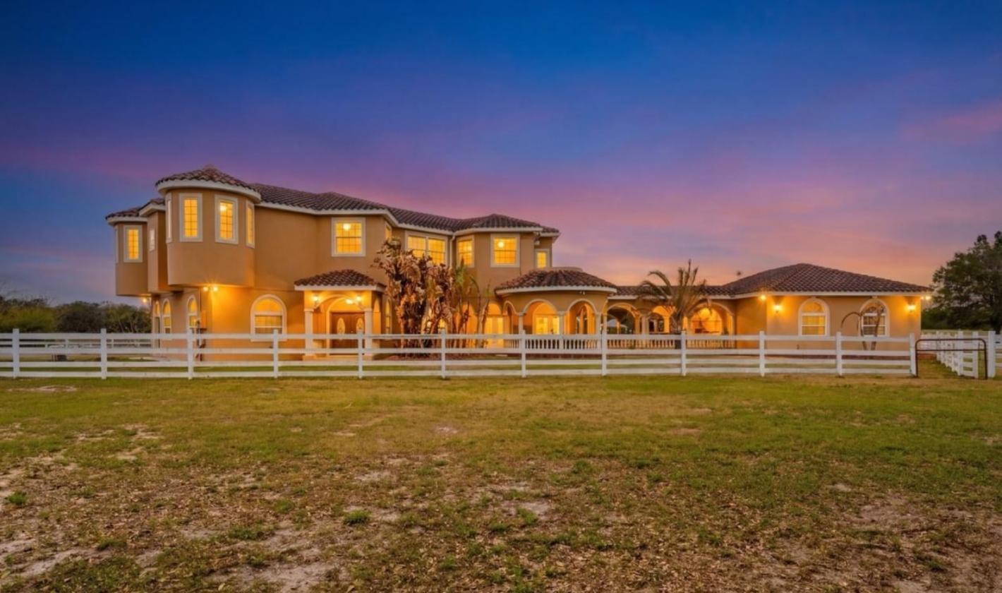 12 Stall Luxury Equestrian Estate on 5 Acres | Groveland, Florida ...