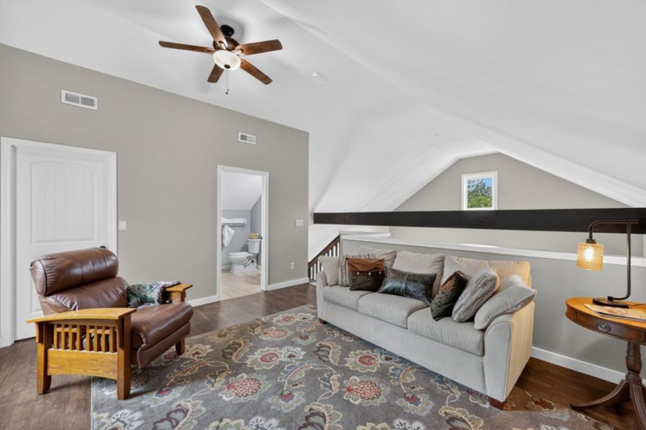 Custom Cottage on 10 Acres in Horse Country - photo 26