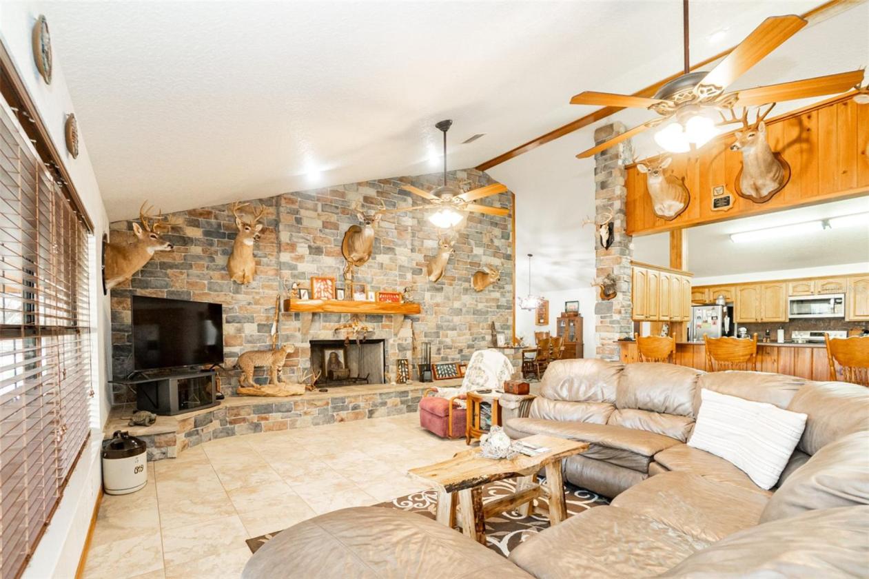 10 Acre Lakefront Estate w. 400k acre Trail Access - photo 6