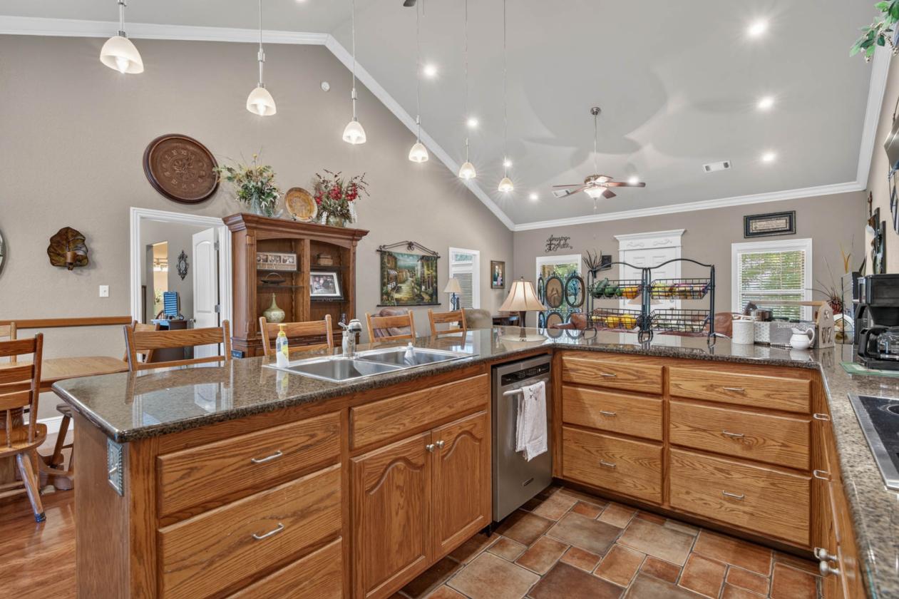 2 homes on 40 acres- New Price - photo 8