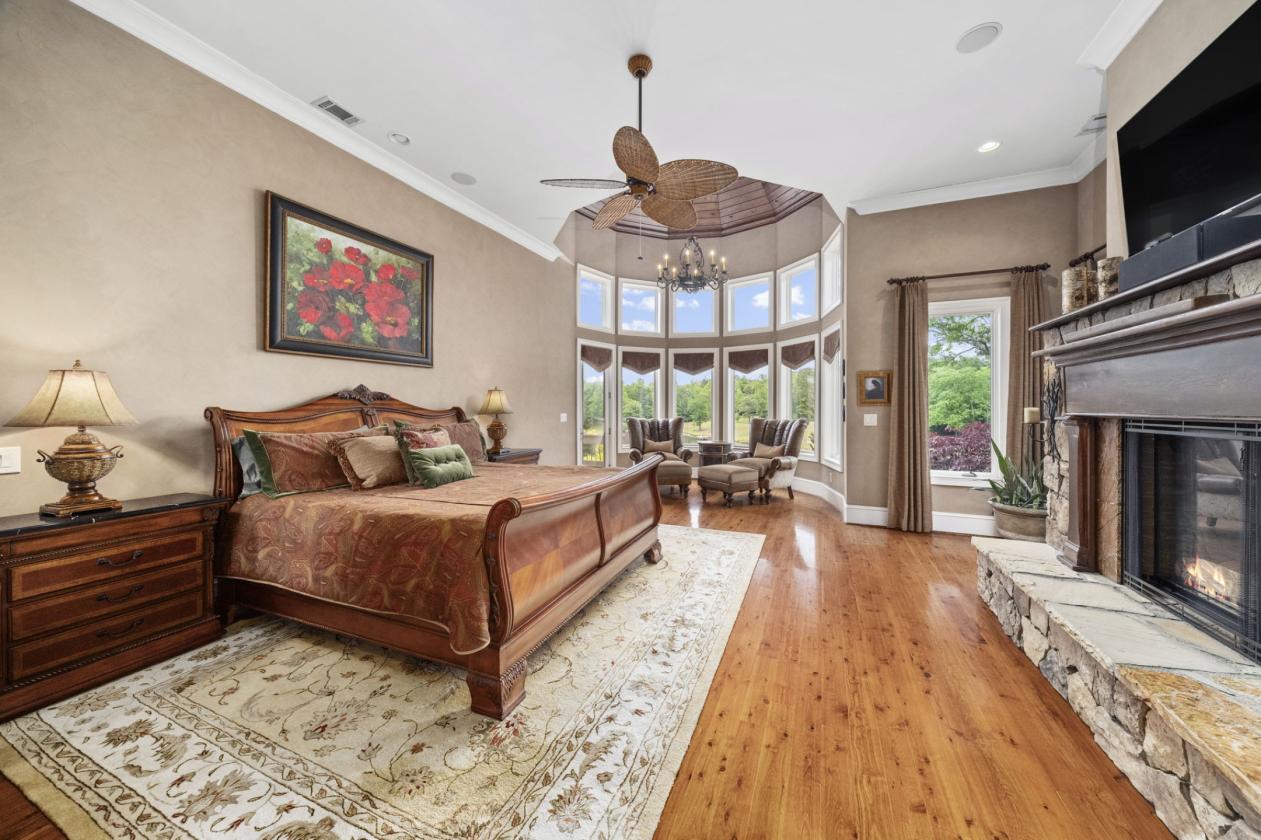 Luxury Estate on 2022 Acres with Helicopter Hangar - photo 15