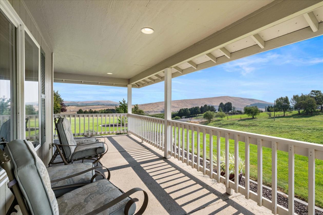 5.4 Acres, Shop, Barn & Pool near Tri-Cities - photo 14