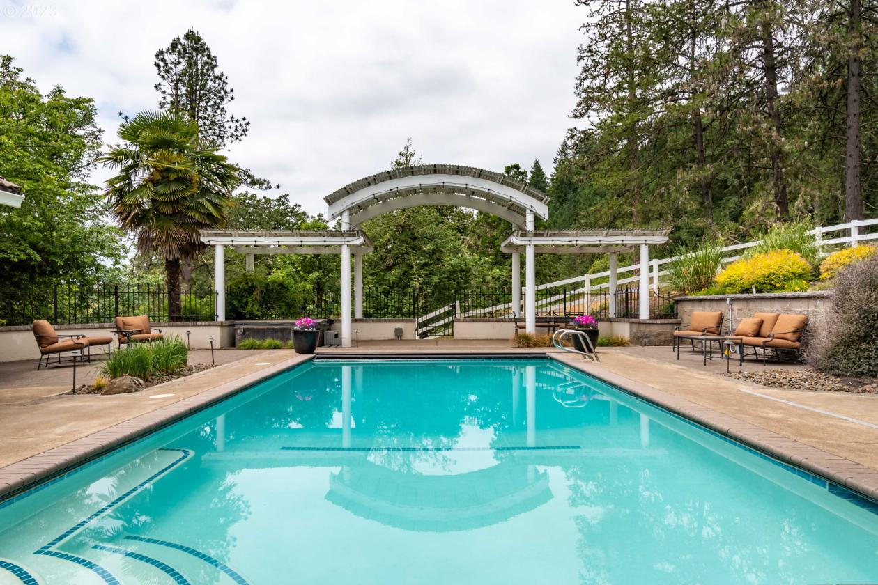 Luxury Equine and Cattle Ranch in Western Oregon - photo 9