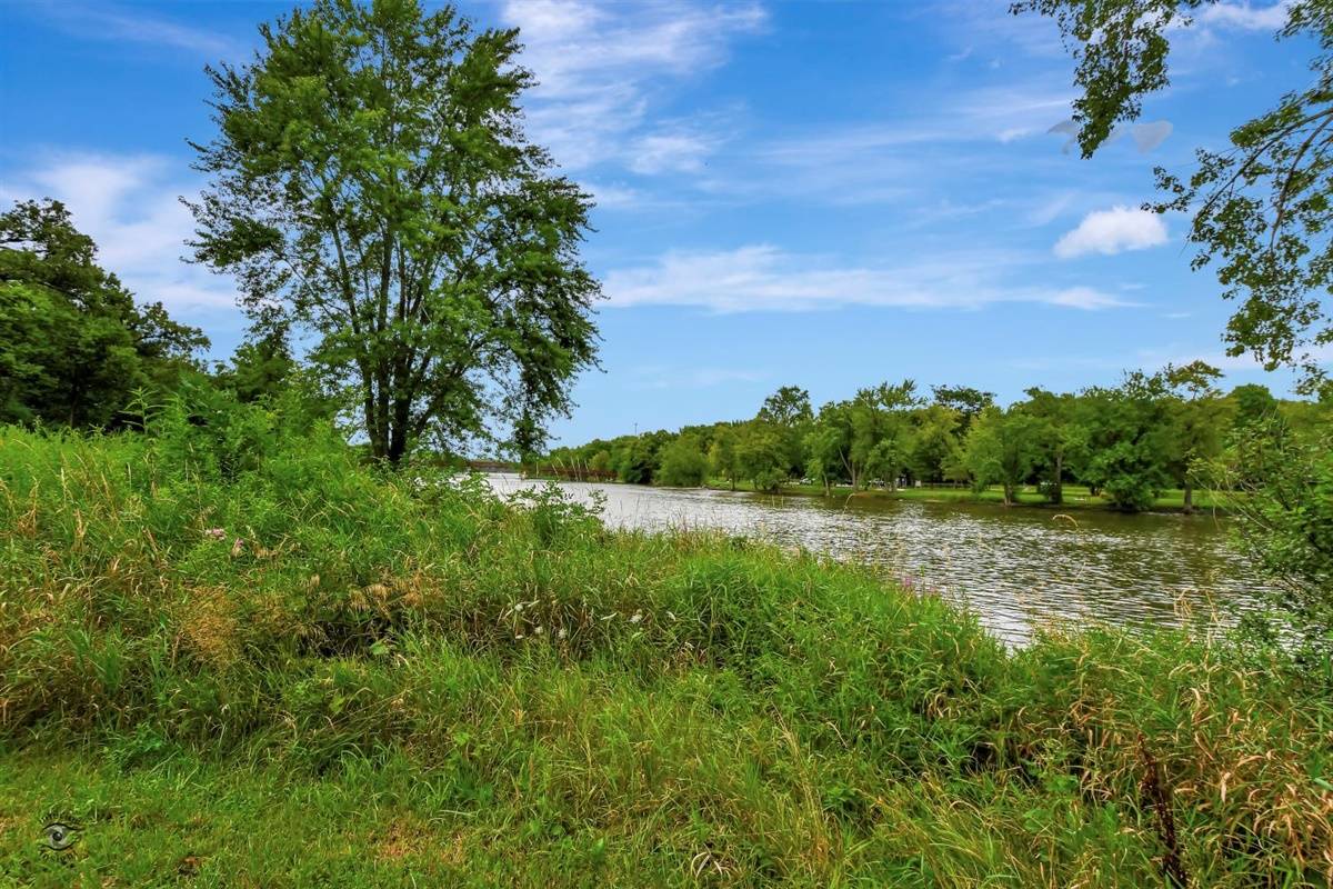 Fox River Front Property near Oswego Illinois Oswego, Kendall County