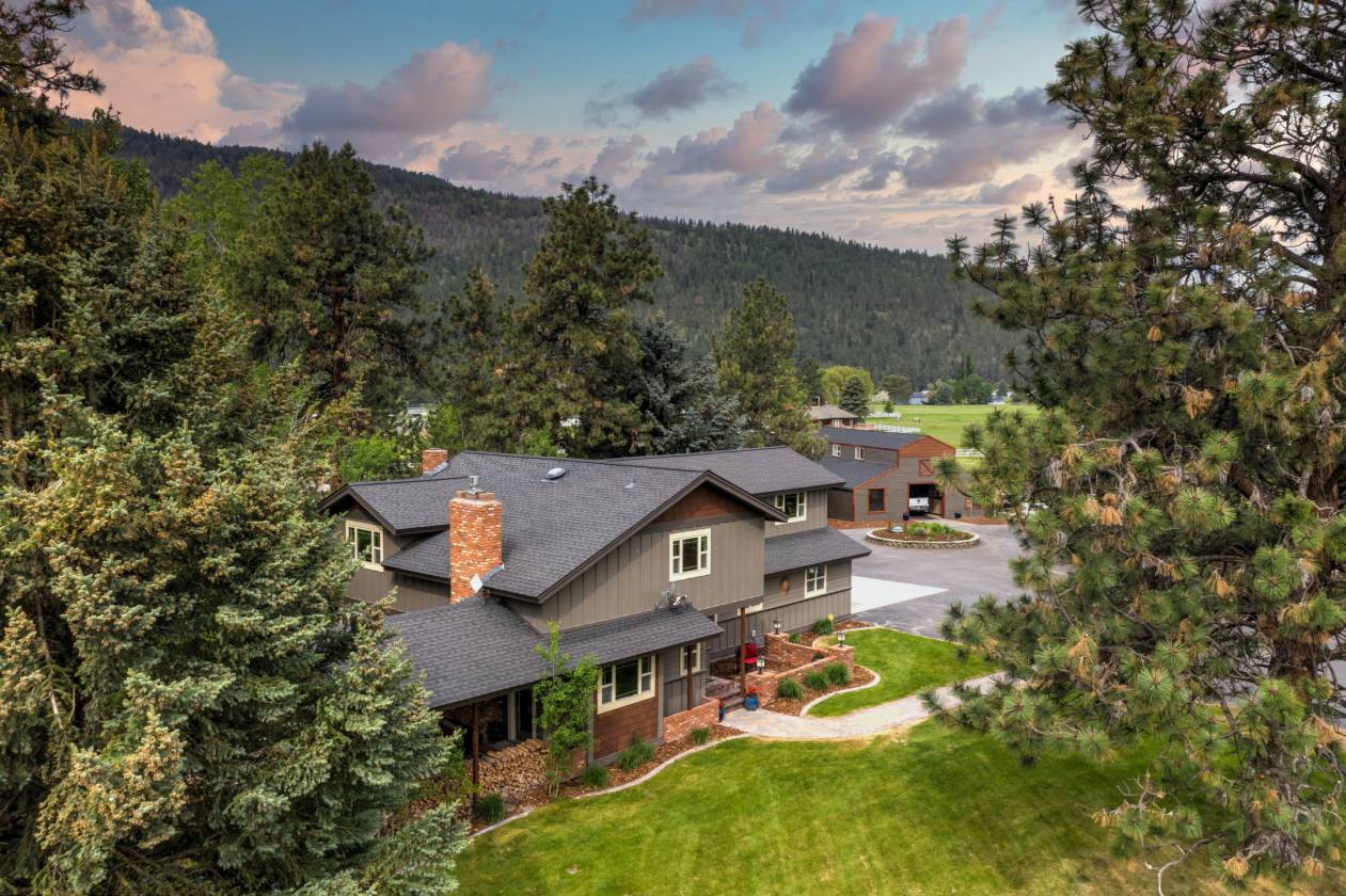 Montana Equestrian Property with two arenas, barn and guest quarters! Missoula, Missoula