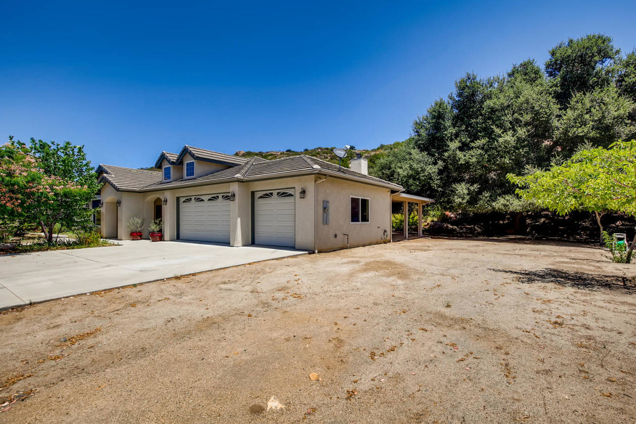 CUSTOM HOME 5.84 ACRES HORSE PROPERTY VALLEY CENTER CA Valley Center