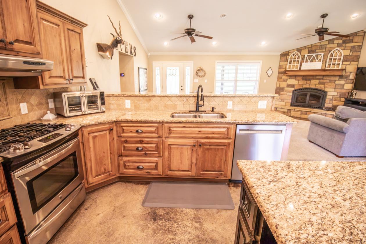 Custom Home on 15 Acres with Equestrian Potential - photo 5
