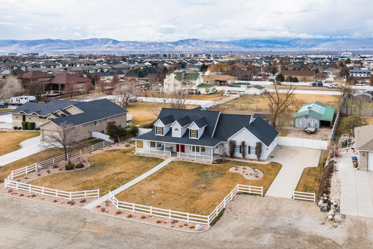 Private Horse Property in the Heart of Draper - photo 1