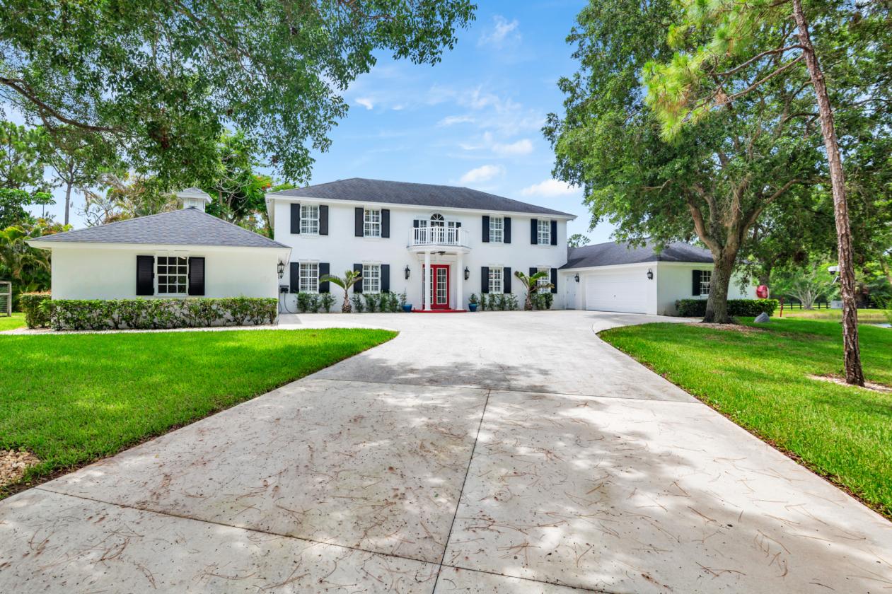 Custom Built 10 Acre Equestrian Estate - photo 10