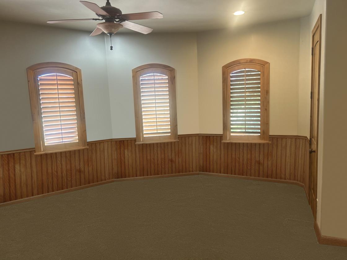 Turn key 10 acre equestrian estate - photo 9