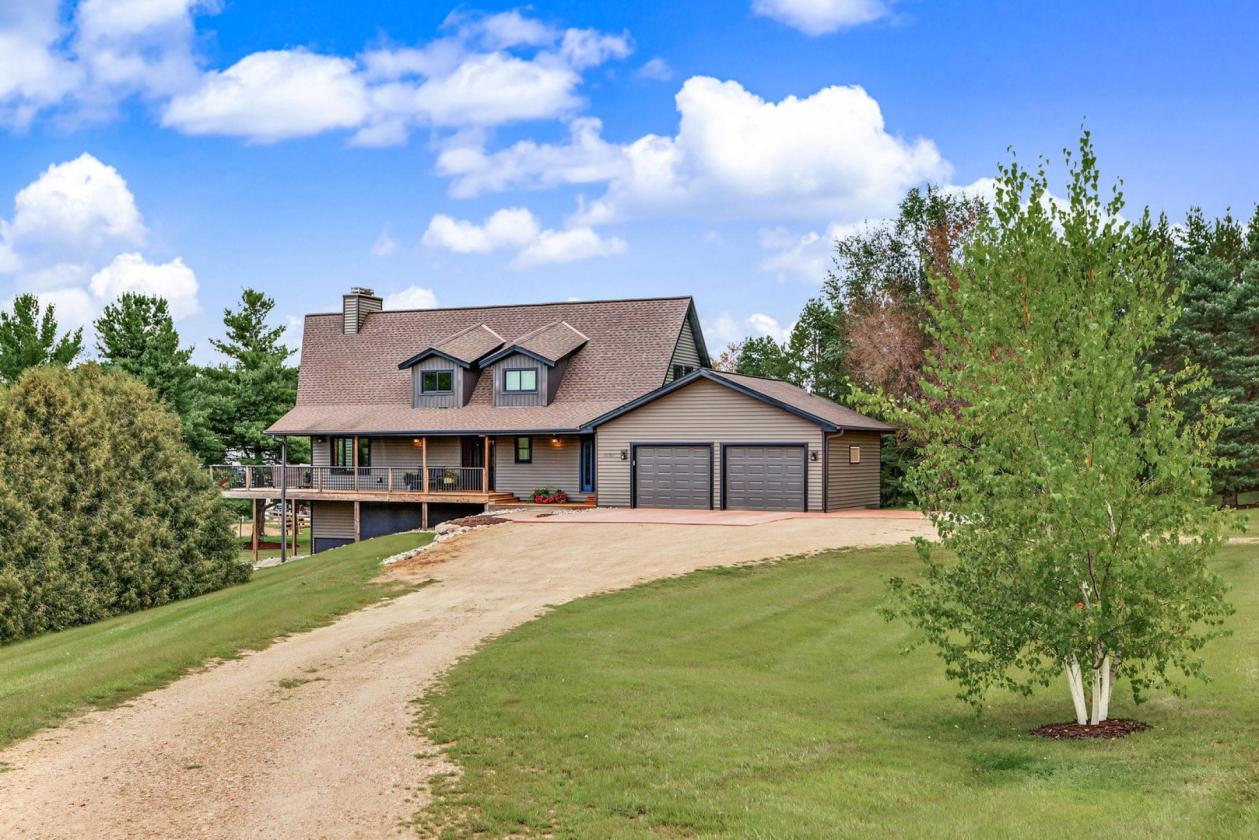 Gorgeous home on 10 acre equestrian property - photo 2