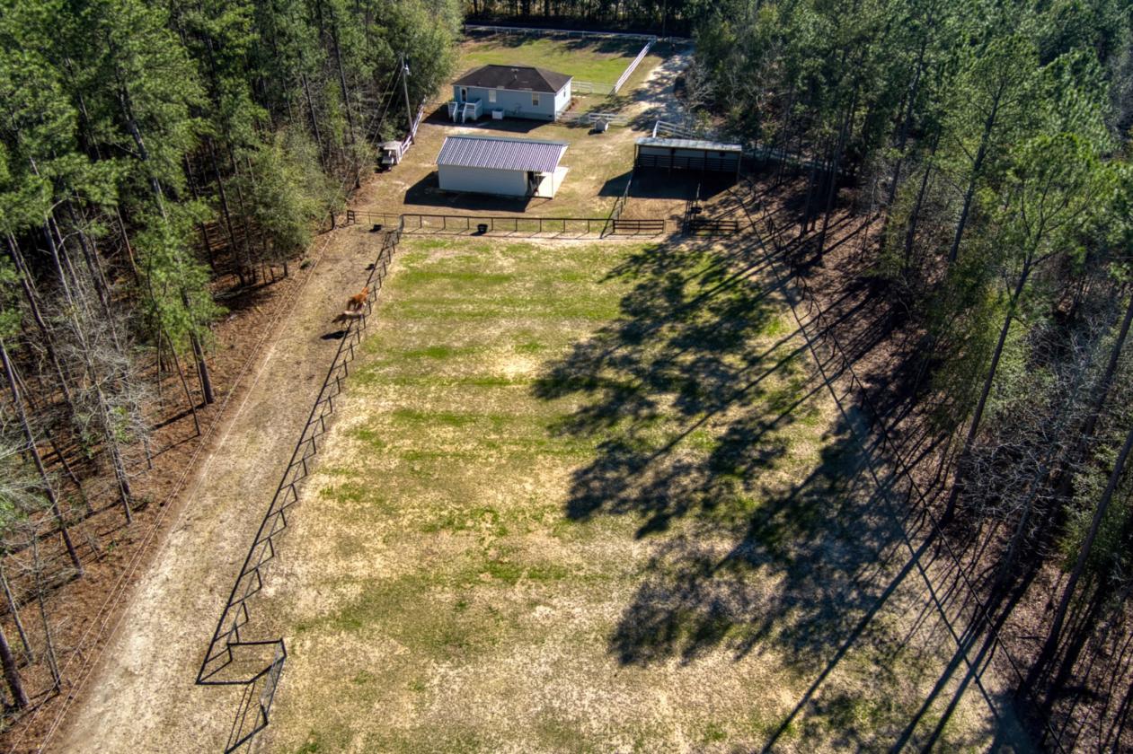 Turnkey & Private 2-Acre Horse Property - photo 29