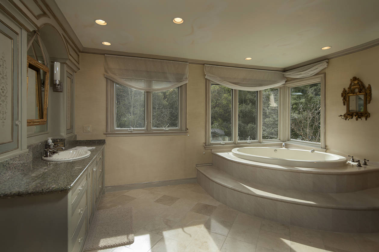 AMAZING EQUESTRIAN ESTATEWOODSIDE, CALIFORNIA Woodside, San Mateo