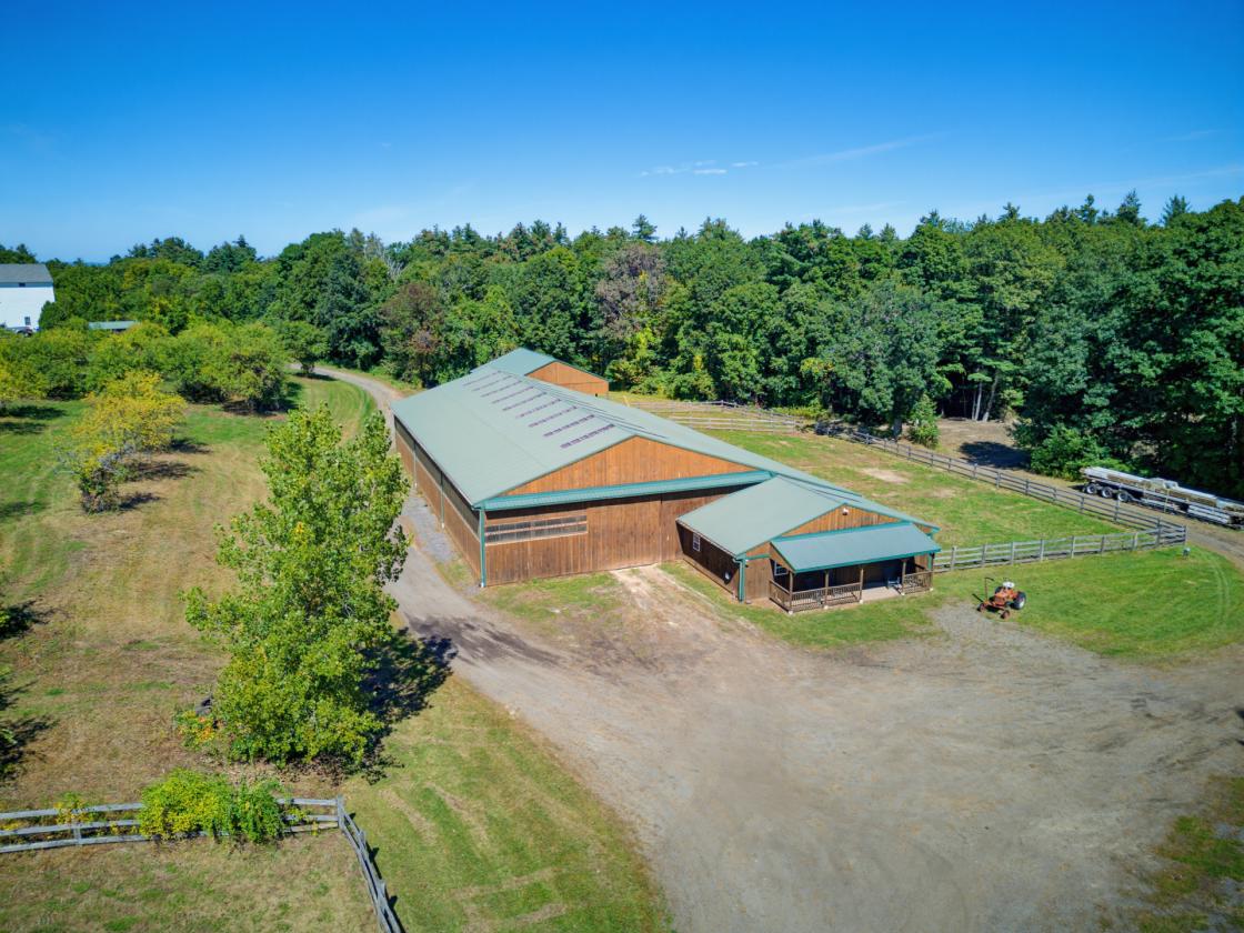 Equestrian Estate with endless possibilities - photo 3