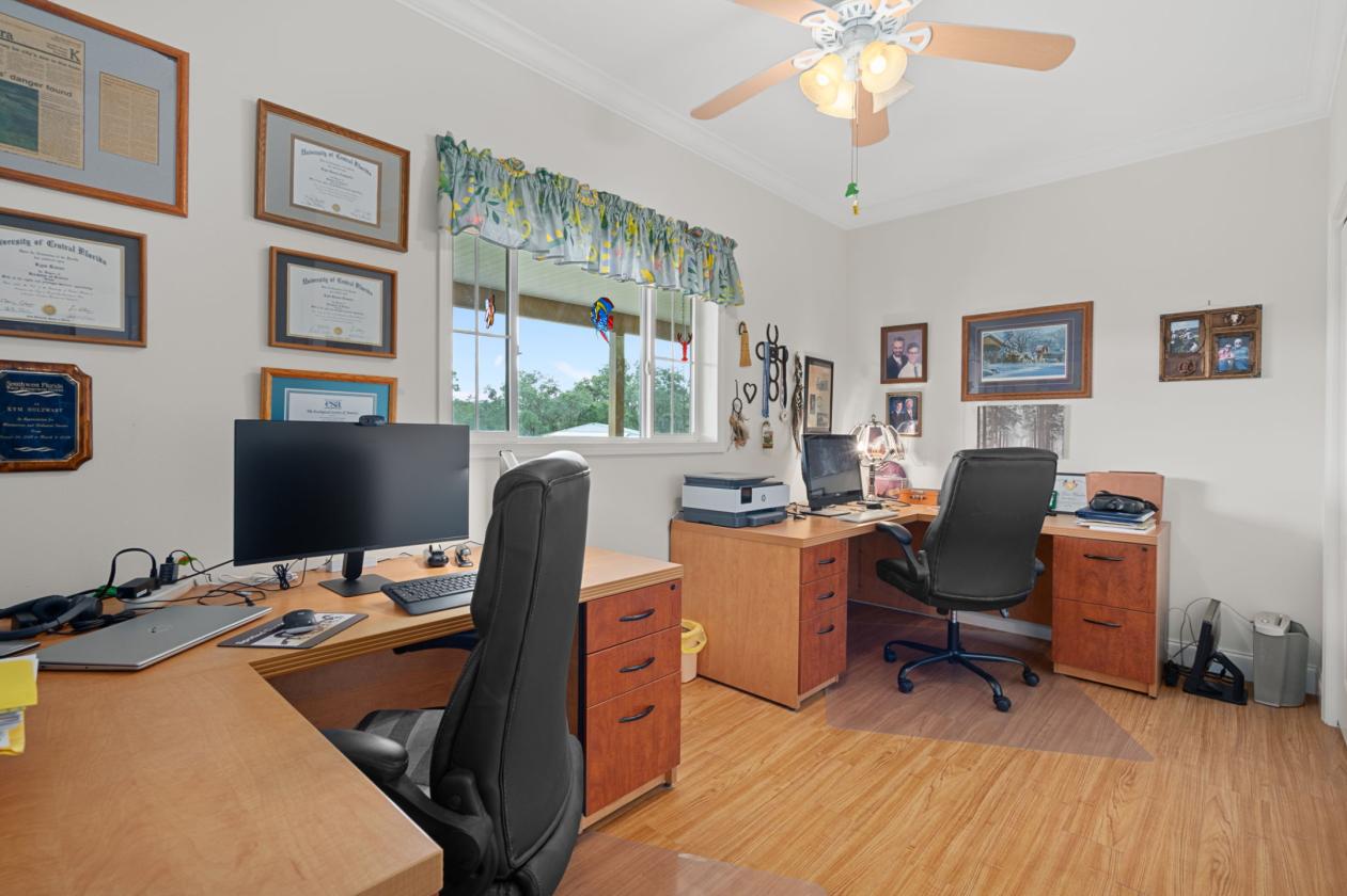 Exceptional 10 acre Property - photo 21