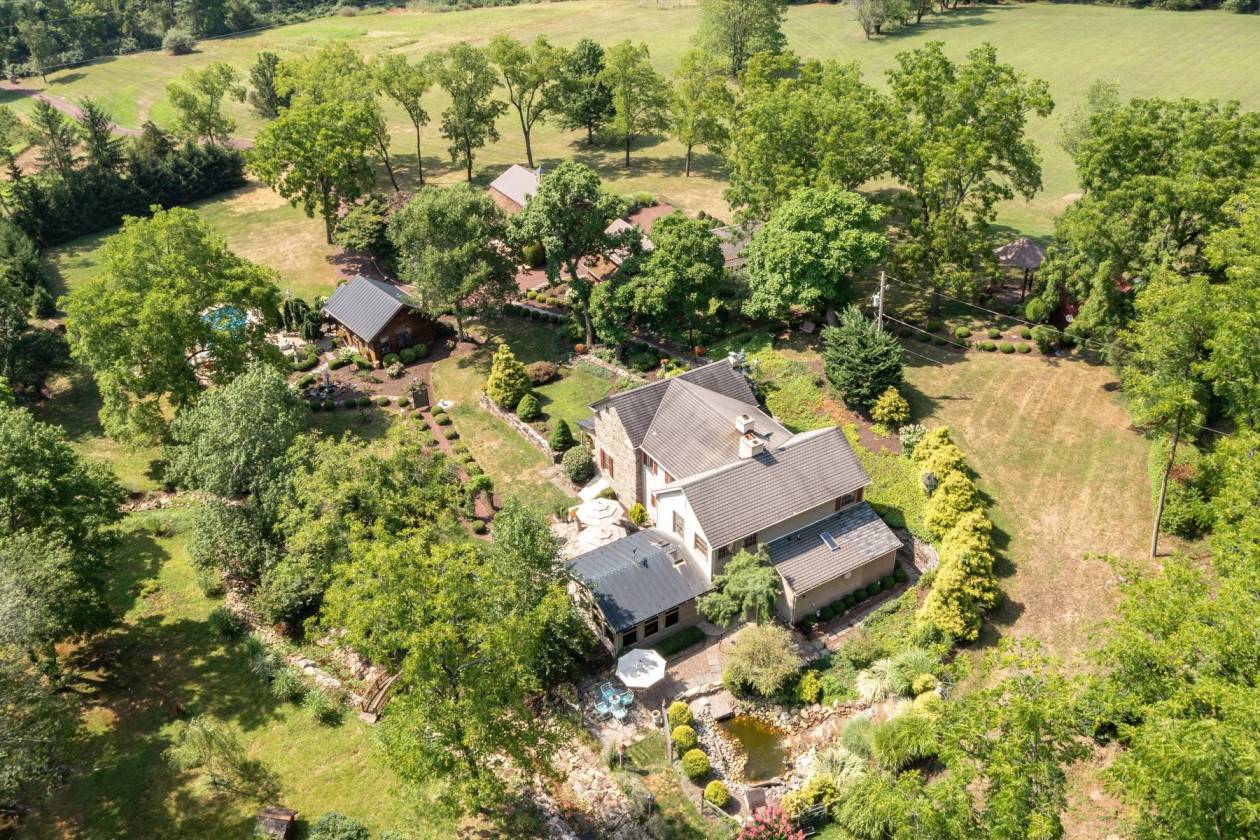 Horse Property for sale.