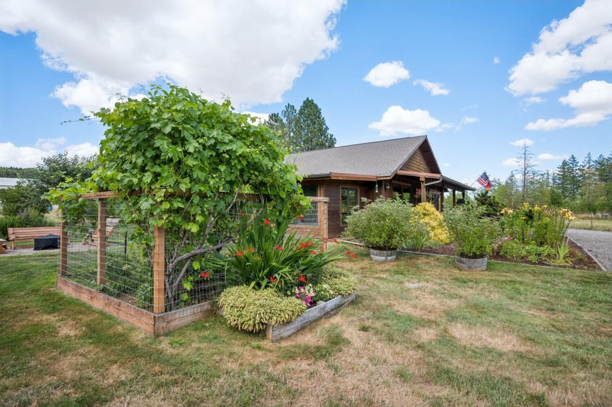 Boutique Equestrian Estate — Turnkey Move-In Ready - photo 14