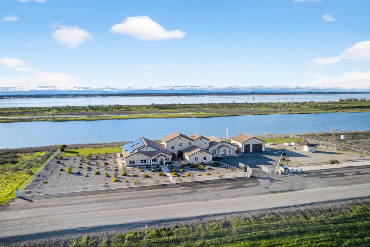 West Sacramento's Most Extraordinary Estate! - photo 1