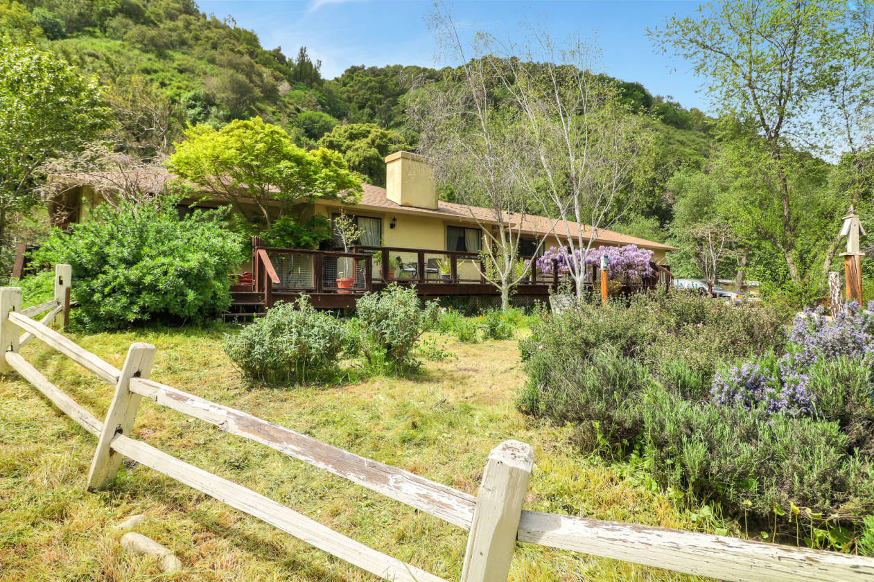 Horse & Nature Lovers Magical Retreat w/ Direct Trail Access