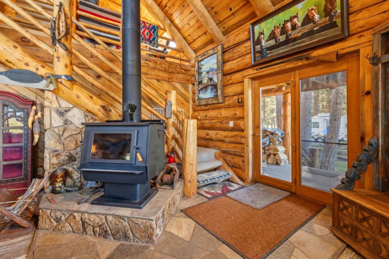 40 ACRE IRRIGATED FARM WITH CUSTOM LOG HOME - photo 11