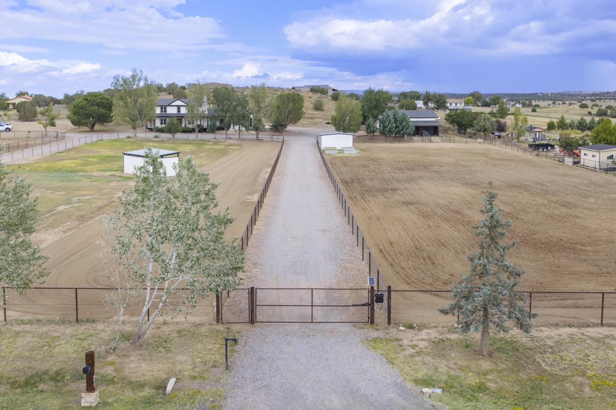 Exquisite Horse Property, Trail access from home - photo 1