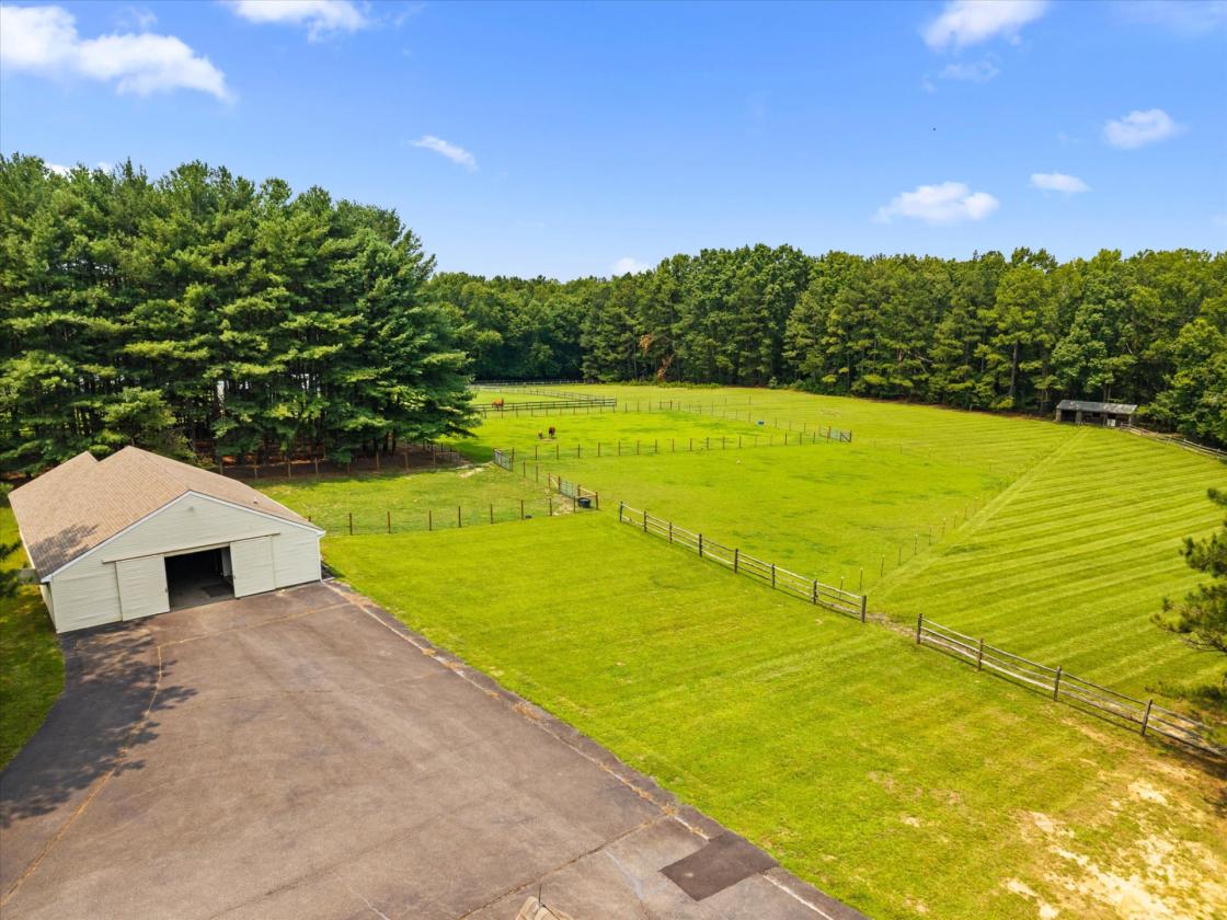Turnkey 11.5-Acre Horse Farm - photo 6
