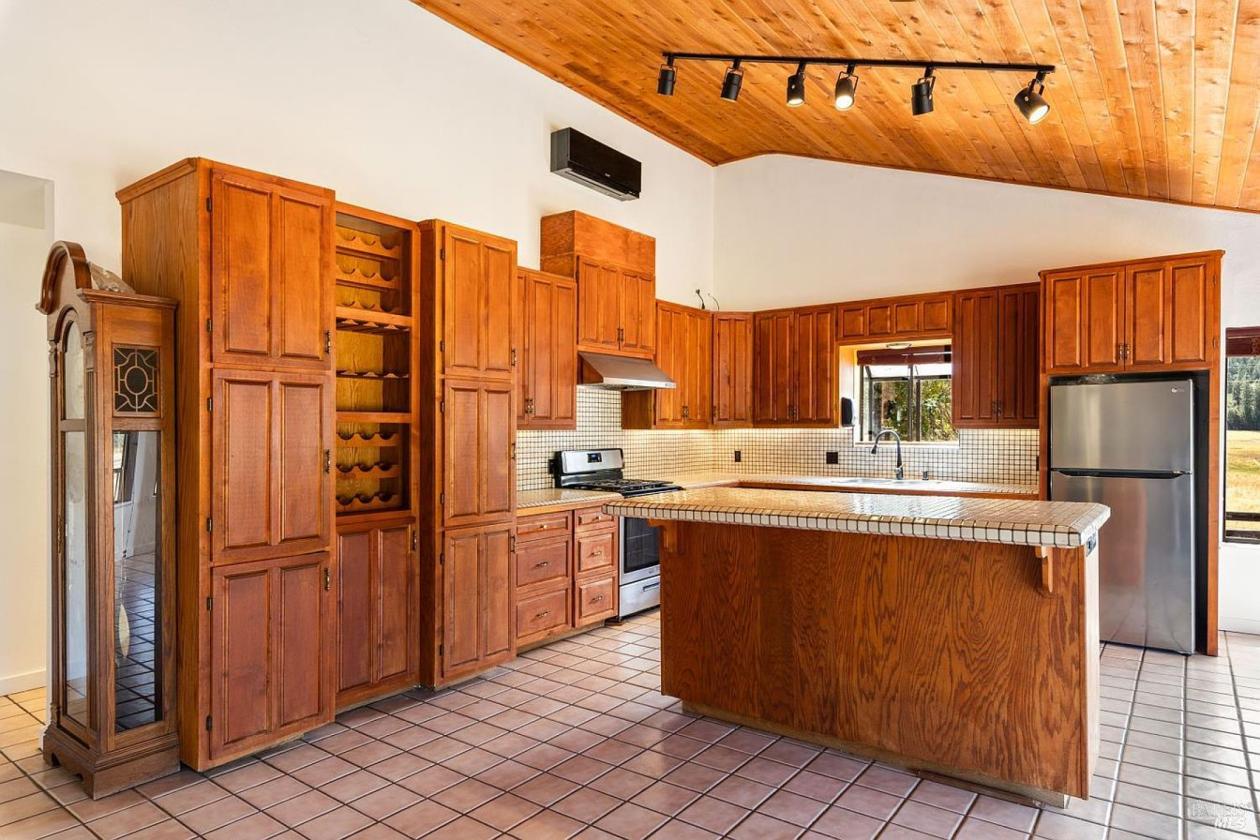Turnkey Horse Property on ~5 Acres - photo 8