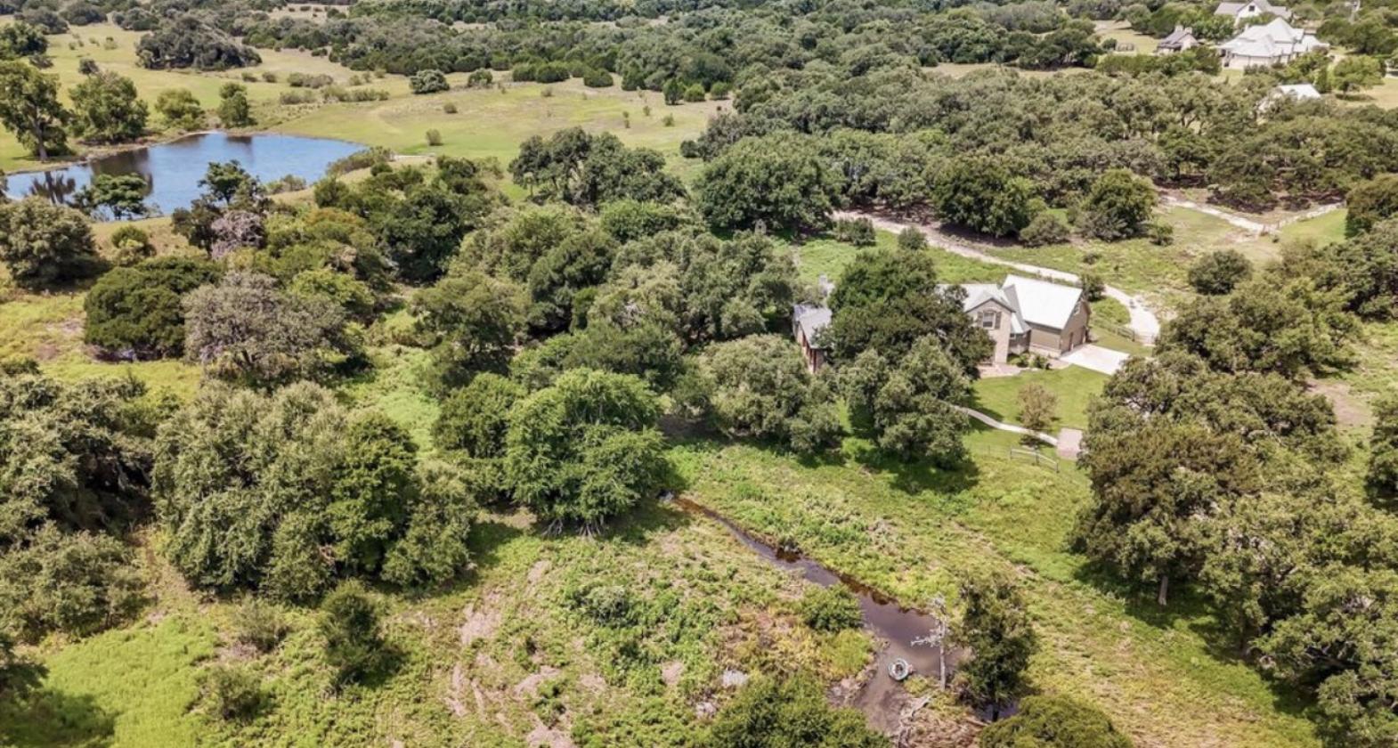 Texas Hill Country Estate | Barn & Riding Trails - photo 4