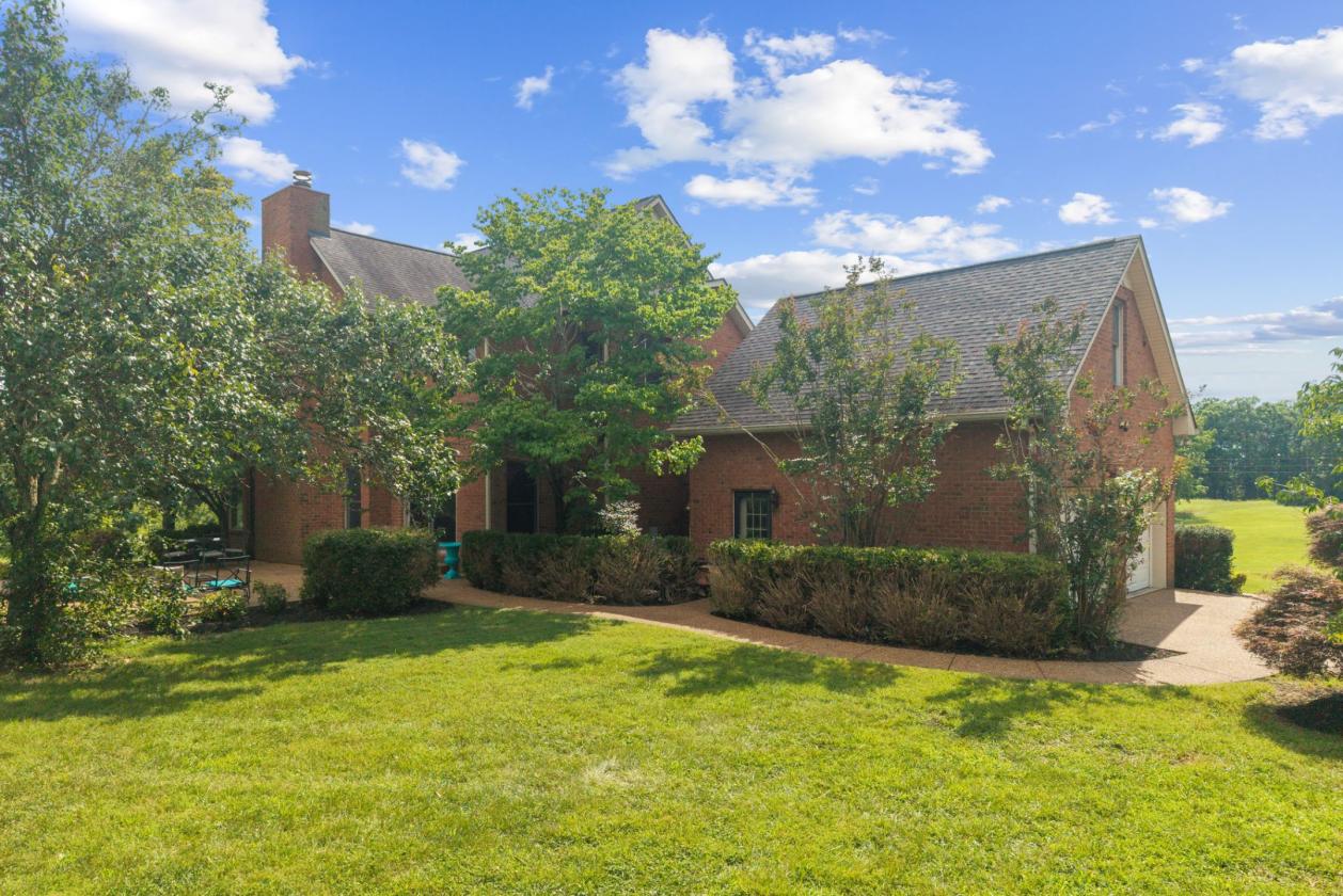 43+ Gorgeous Acres, Pond & Home in Leipers Fork - photo 10