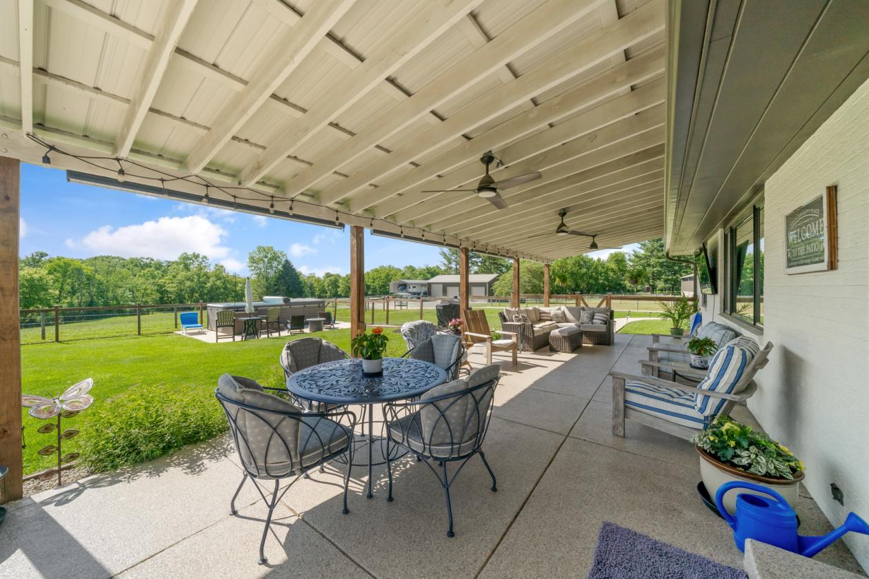 Expansive Equestrian Estate on 13 Acres! - photo 16