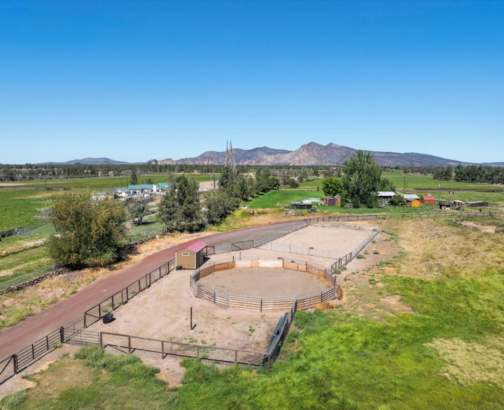 Turnkey Horse Farm and Cozy Home - photo 4